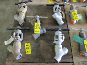 LOT (5) TO INCLUDE: (4) VALVE, GLOBE TYPE, 2" SIZE, 1500 LB (2685/650F) RATING, CARBON STL MATERIAL, SOCKET WELD CONNECTIONS, SA105 SPECIFICATION, OS&Y STYLE, 13% CR SS DISC AND HF SEAT TRIM, CARBON/GRAPHITE PACKING SOFTGOODS, HANDWHEEL OPERATOR. SEAL WELDED BONNET CONSTRUCTION. QC-SR. PART # B36124T4, (1) VALVE, GLOBE TYPE, 1-1/2" SIZE, 600 LB, 1030 LB/650 DEGREE F RATING, CARBON STL MATERIAL, SOCKET WELD CONNECTIONS, SA105 SPECIFICATION, THD BONNET, Y-BODY STYLE, HARD FACED SEAT AND DISC TRIM, GRAPHITE PACKING SOFTGOODS, 14" T-HANDLE OPERATOR. PART # SC-D-20612BG (W-51) LOADING & HANDLING FEE $15-